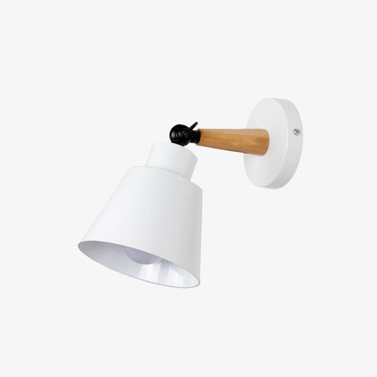 LED vägglampa med lampskärm och trä
