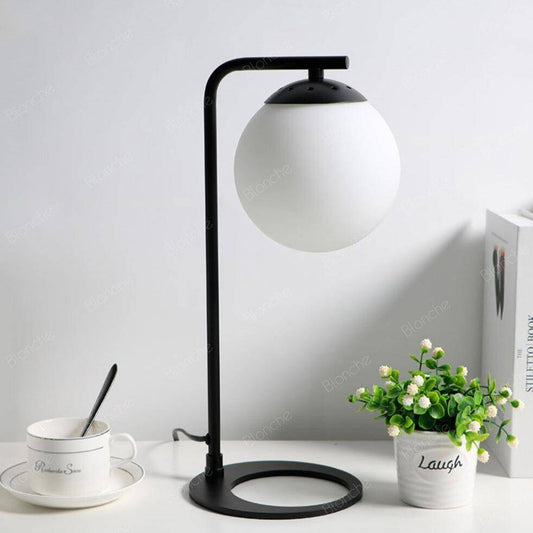 Designer LED bordslampa i metall och glaskula Soffa