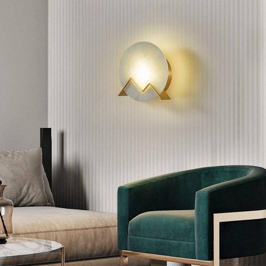 Designer LED vägglampa med marmorcirkel och guldmetall