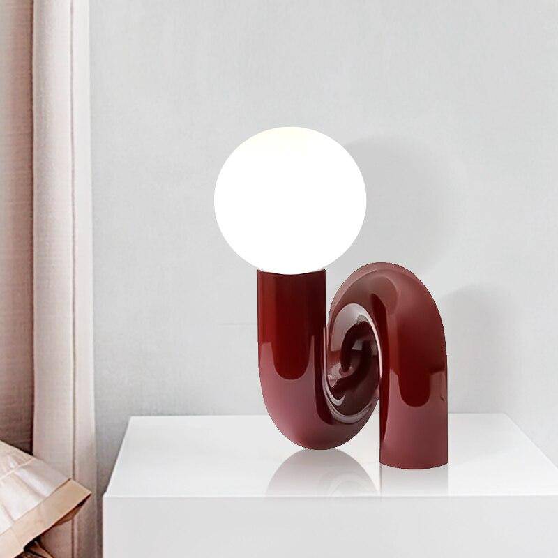 Designer LED bordslampa i röd metall med Mao glaskula